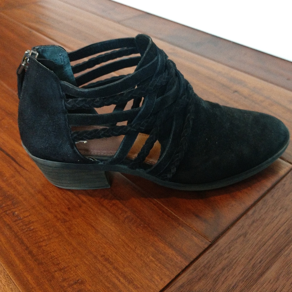 Caslon Cutout Booties